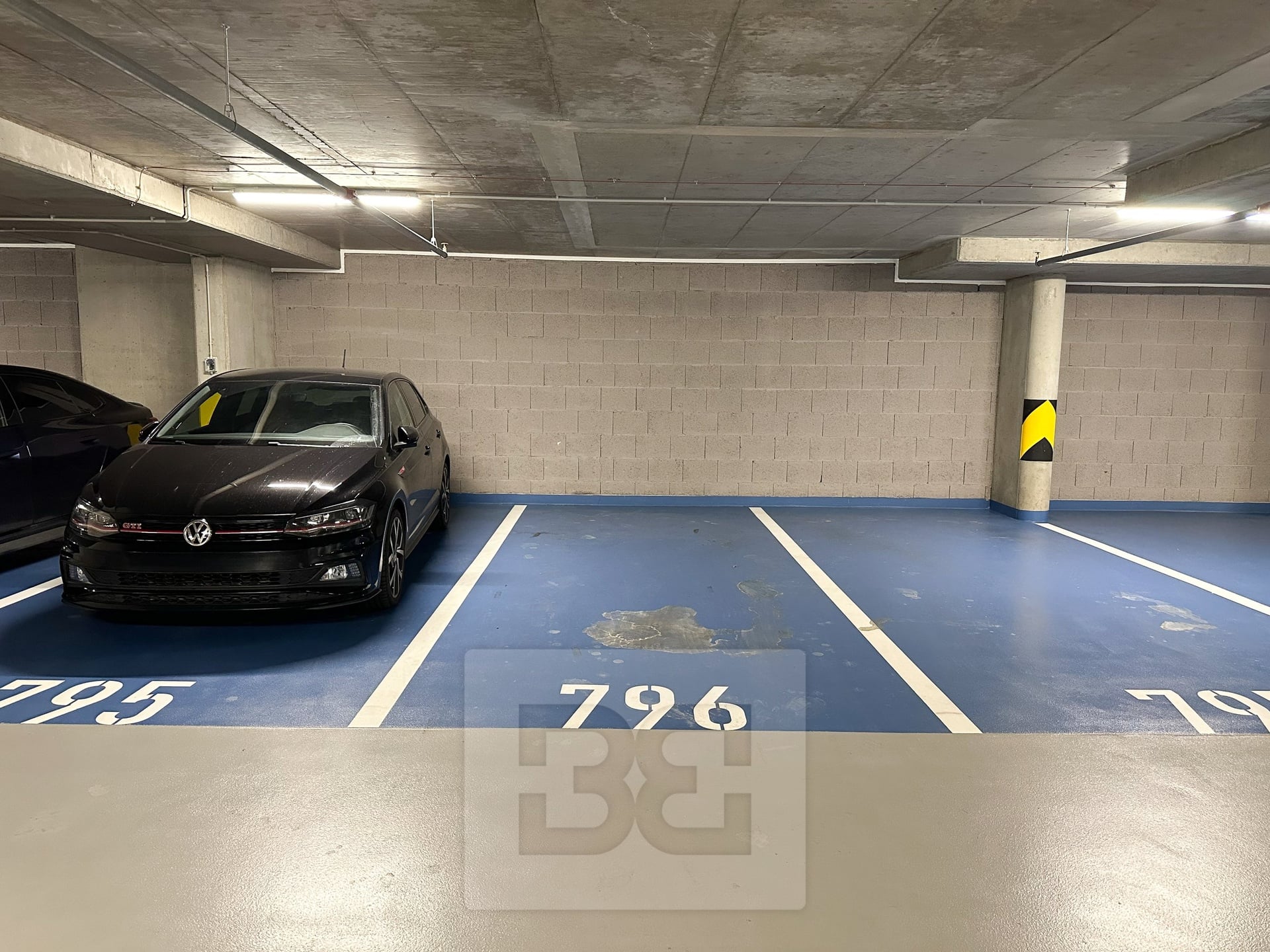 Garage parking space for rent in Mezi Vodami 35, Praha 4 - Modřany
