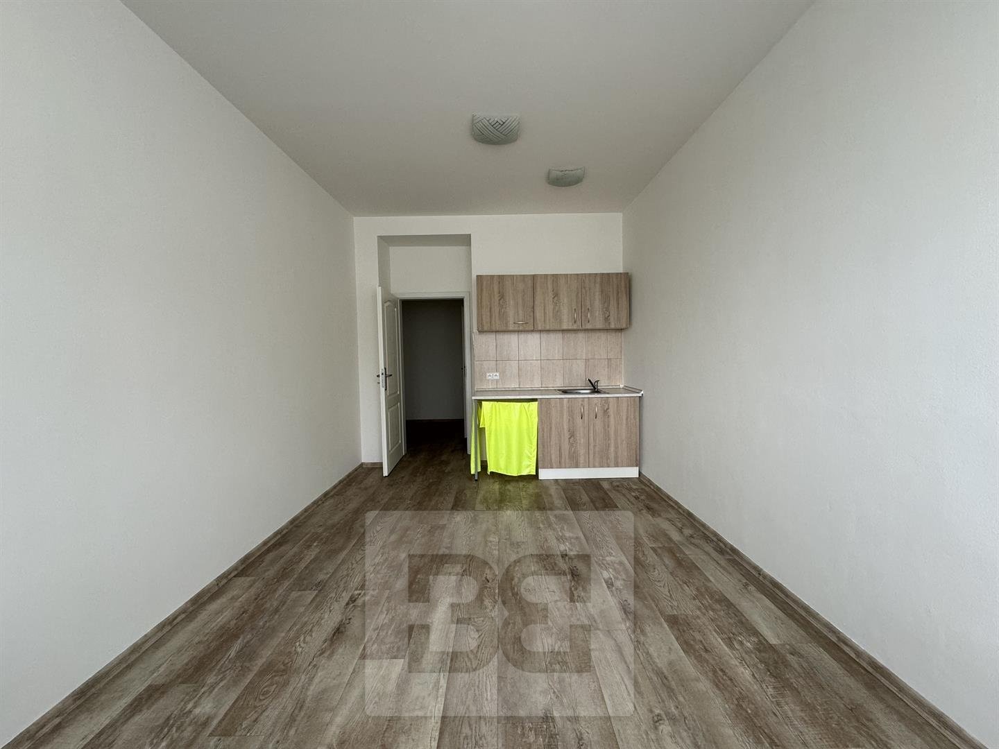 Apartment 1+kk - Smíchov, Radlická St.