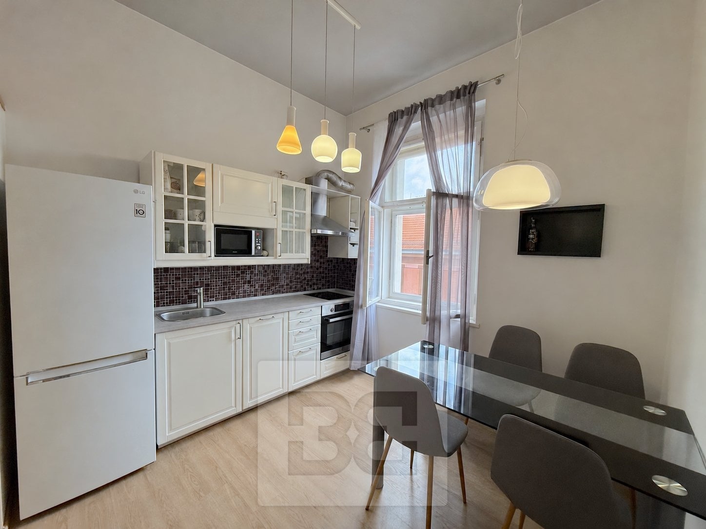 Apartment for rent 2+kk 40 m², Praha - Žižkov
