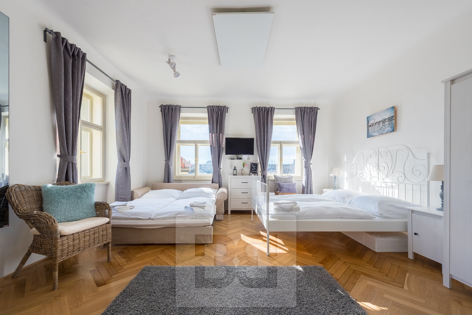 Rent flats 1+KT, 47 m² - Praha - Malá Strana