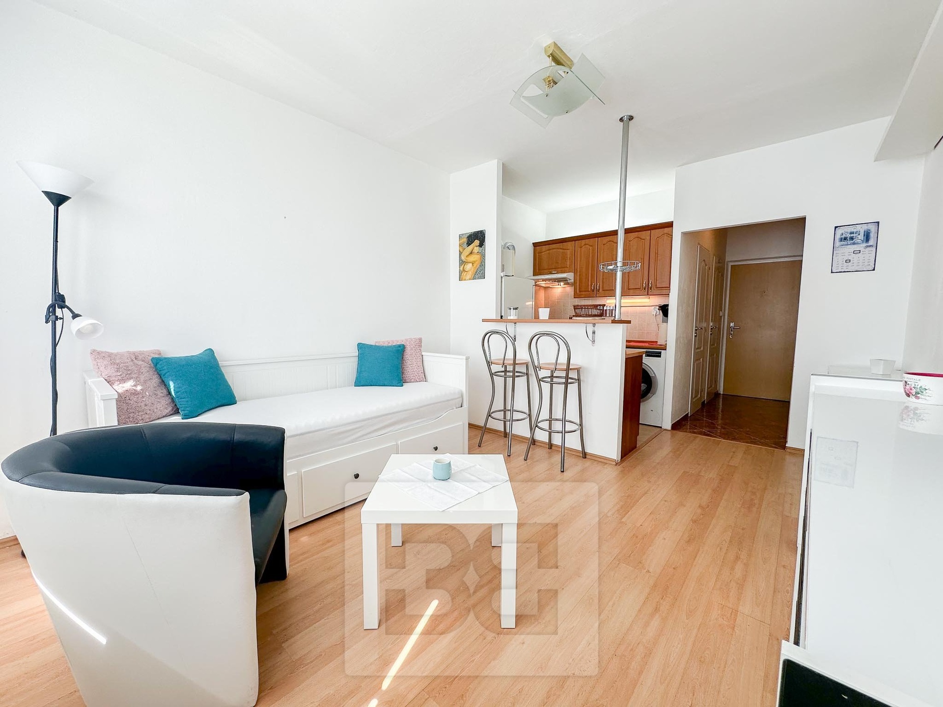 Rent flat 1+kk 24 m², Praha - Záběhlice