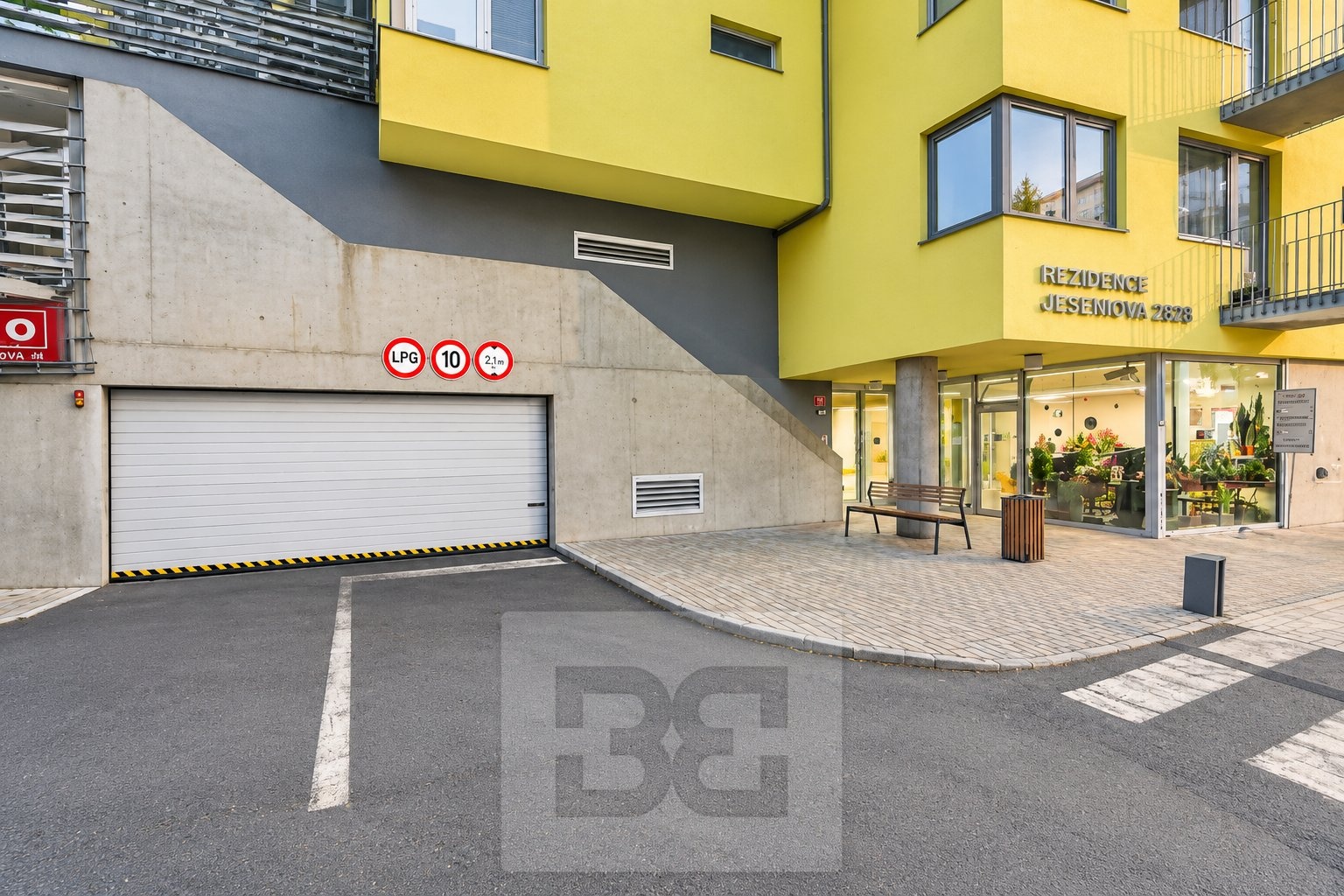 Parking space in Jeseniova residence, Prague 3
