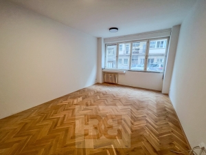 Byt 1+kk 32 m² k pronájmu u Strossmayerova náměstí, Vinařská ulice, Praha 7