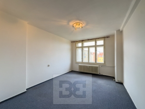 Prostorný ateliér 47 m² v Praze 7