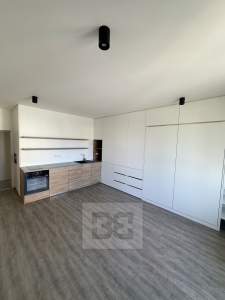 Pronájem bytu 1+kk 30 m², Praha - Hlubočepy
