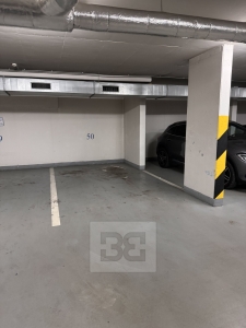 Pronájem garážového stání v Praze 15 - Hostivař, ul.Rižská