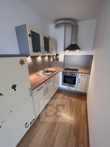Světlý, prostorný byt 2+kk s balkónem, ulice Osadní, Praha 7 Holešovice