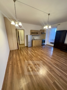 Pronájem bytu 2+kk, 45 m², se zahrádkou 83 m² - Praha - Uhříněves