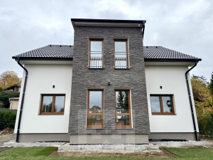 Modern Brick Family House 4(5) BED (160 m²) on a 560 m² Plot – Louňovice