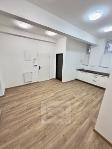 Pronájem bytu 3+1, 87 m² - Praha - Kobylisy