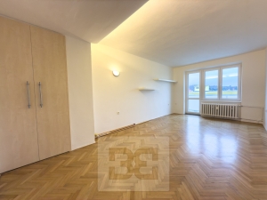 Pronájem byty 2+1, 50 m² - Praha - Hloubětín