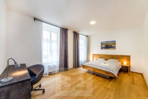 Separate room 21 m² with own bathroom in coliving, Praha - Vinohrady