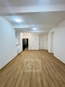 Pronájem bytu po celkové rekonstrukci 1+kk, 32 m² - Praha - Kobylisy