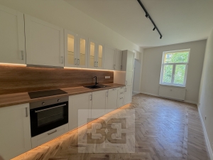 Pronájem bytu 2+kk 44 m², Praha - Smíchov
