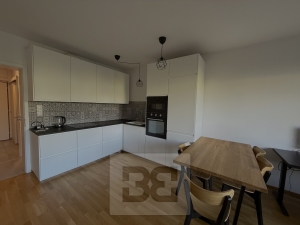 Pronájem bytu s parkováním  2+kk, 50 m² - Praha - Michle