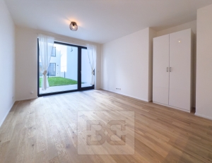 Pronájem byty 1+kk, 33 m² - Praha - Holešovice