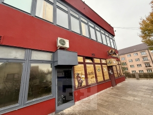 Commercial premises in the building in the centre of Neratovice, Mládežnická street