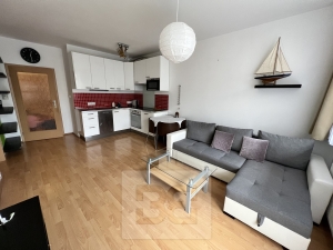Pronájem bytu 2+kk s balkónem a garážovým stáním, Berlínská ulice, Praha 10