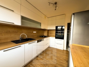 Pronájem bytu 3+1 77 m², Praha - Michle