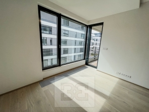 Pronájem krásného bytu 3+kk 82 m² v Praze 6 - Na Ořechovce, 2 x garážové stání, balkón