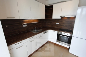 Beautiful, bright 2+kk apartment with terrace, garage parking included in the price