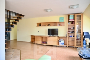 Sublease of duplex apartment 4 + kk in Kr. Pole, beautiful apartment, park view