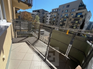 Světlé, prostorné  3+kk s balkonem, šatnou a garážovým stáním