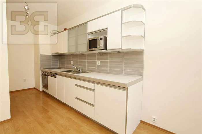 Lovely, unfurnished 1-bedroom flat with balcony and garage parking