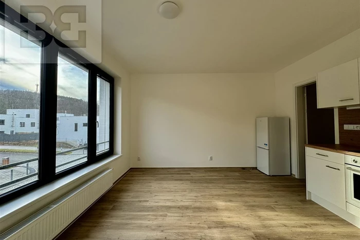 Zcela nový byt 2+kk (43m²) v Kuřimi se sklepem a parkovacím stáním