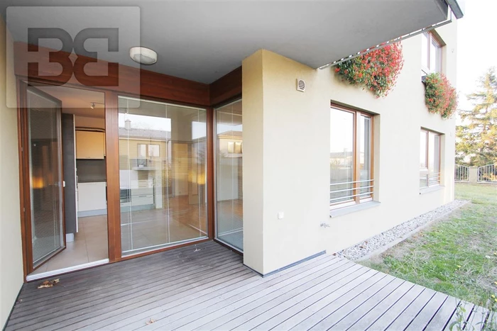 Sale of a 3+kk apartment of 66 m² with a garden of 260 m²